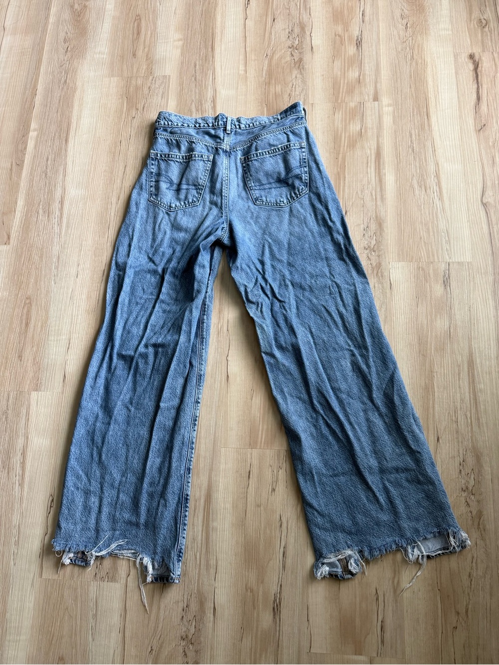 American Eagle Super High Rise Baggy Wide Leg Jeans 6 Regular Raw Hem - Picture 5 of 6